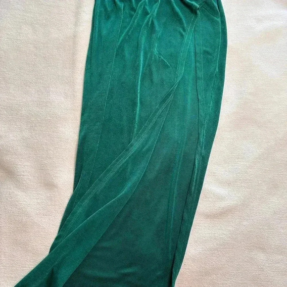 Zaful Green Velvet Skirt - Picture 5 of 9